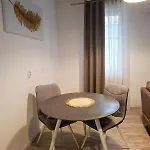 Yamaluxe - Modern & Cozy Apartmán