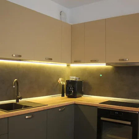 Yamaluxe - Modern & Cozy